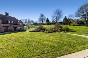 Estate Grounds- click for photo gallery